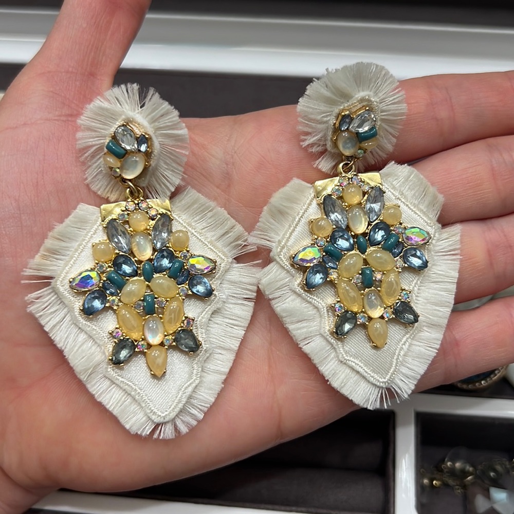 White pebble earrings